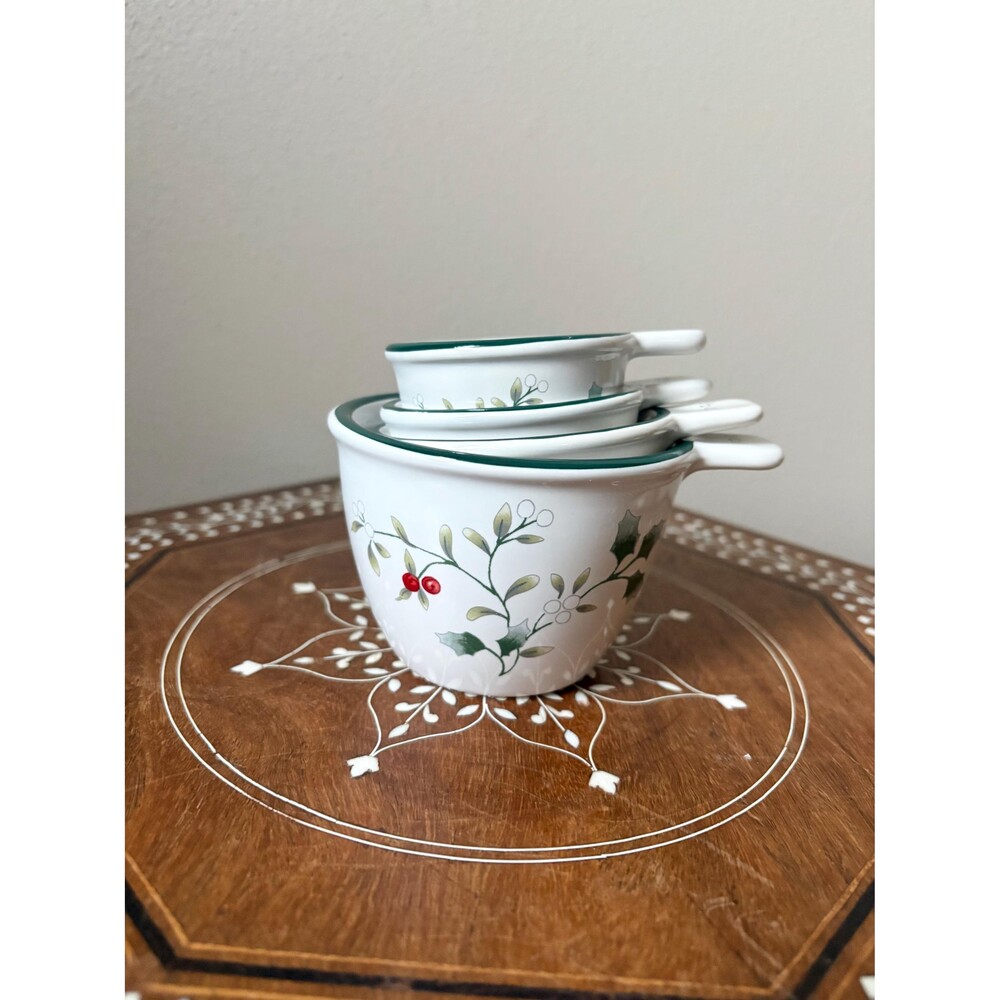 Vintage Pfaltzgraff Winterberry 4-Piece Measuring Cup Set